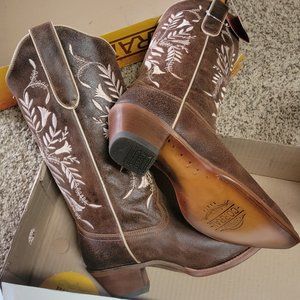 Corral women's cowboy boots